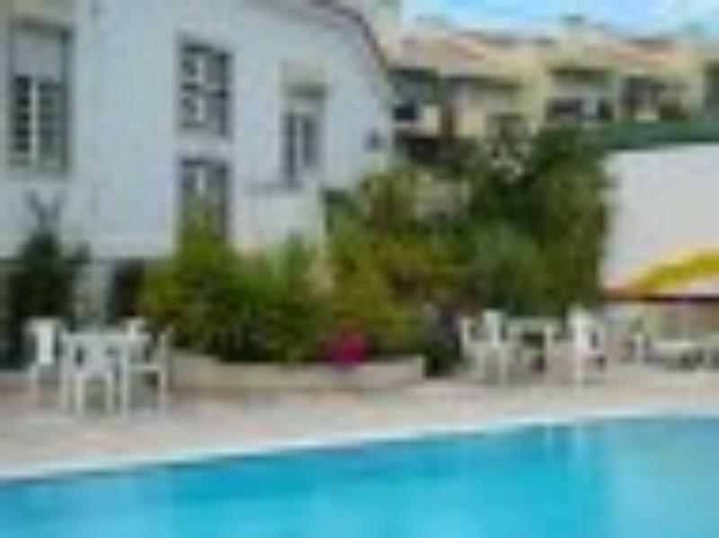 Hotel Residencial Pica Pau Estoril Zewnętrze zdjęcie